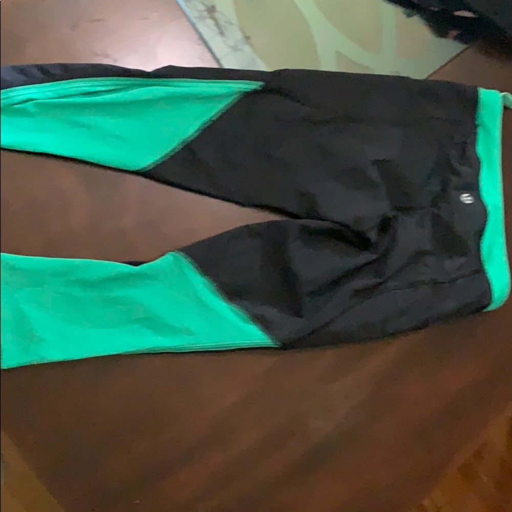 Lululemon - Picture 2 of 4